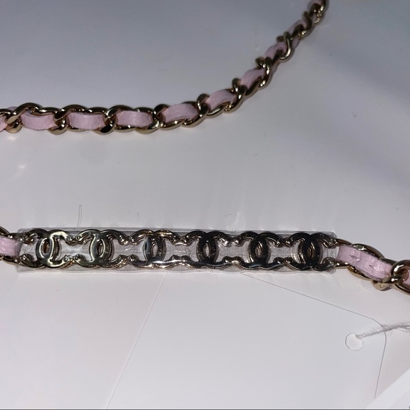 Sold Chanel 22P Light Pink mini vanity with CC interlock chain and Mirror - Picture 13 of 15